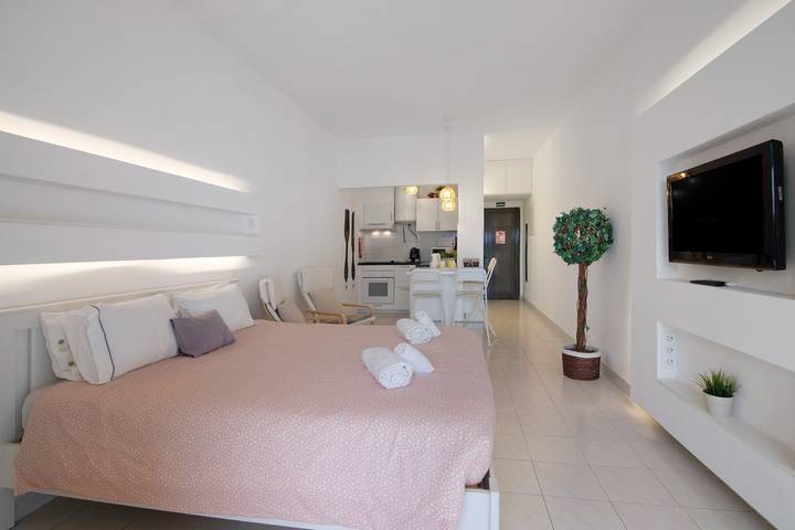 Geheel appartement, Appartement 'Peixe and Barco Studio's' met gedeeld zwembad, wifi en airconditioning in Vilamoura, Quarteira