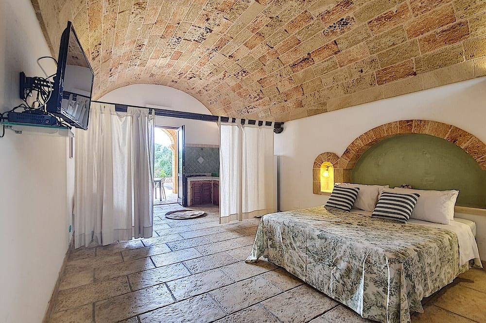 Haus mit 3 Wohnungen & Pool, 250m vom Meer in Torre Vado, Golf von Tarent