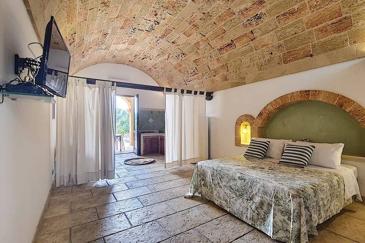 3-apt house with private pool, 250m from beach in Torre Vado, Golfo de Tarento