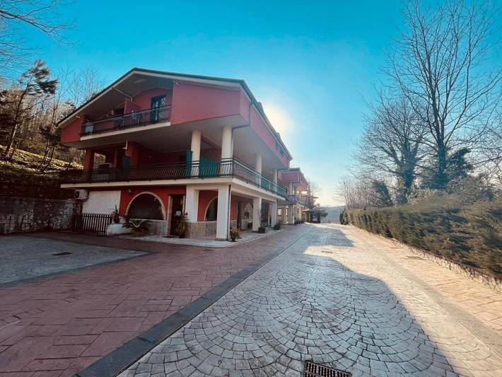 Maison d’hôte pour 2 personnes, avec terrasse ainsi que vue et jardin