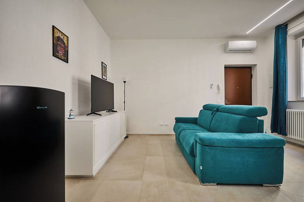 Apartamento entero, Modern apartment in the heart of the city in Plasencia (Italia), Via Francigena