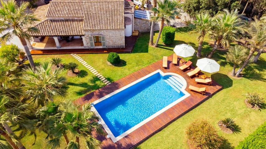 Ebenerdige Finca mit Pool, großem Garten, Terrassen und Wlan; Parkplätze vorhanden in Artà, Mallorca Osten