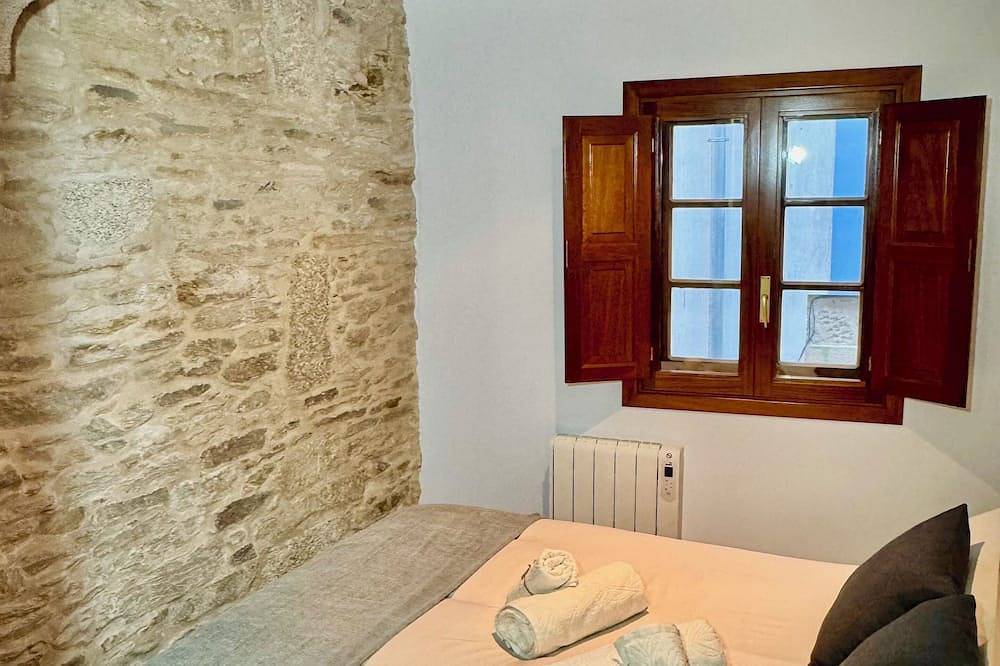 2 Rooms In The Heart Of The Old Town Of St Jacques De Compostelle in Santiago di Compostela, Provincia della Coruña