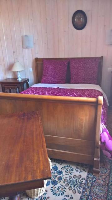 Maison d’hôte pour 3 personnes, avec vue ainsi que jardin et terrasse à Frasne
