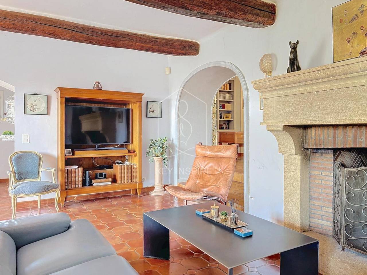 Le Mas Valou, villa de piedra con piscina in Tourrettes, Region de Draguignan
