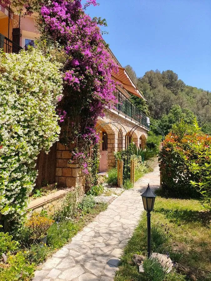 Casa de vacaciones para 8 personas, con jardín además de vistas y piscina, Familias con niños - 1