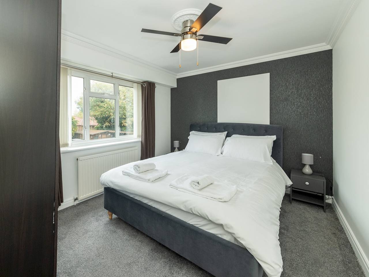 Pass the Keys | Bright House with Smart Tv & Home Comforts in Reading, Berkshire