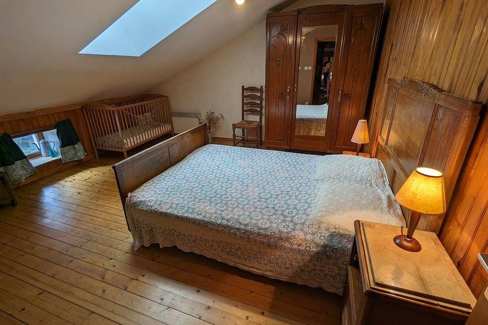Maison de charme en pierres, proche de la nature, idéale pour balades, proche Épinal in Girancourt, Région d'Épinal