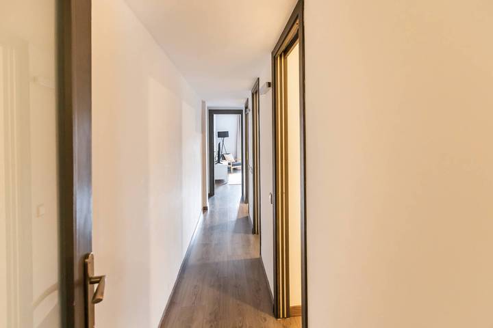 Ganze Wohnung, Ferienwohnung für 6 Personen mit Balkon in Barcelona Zentrum, Barcelona