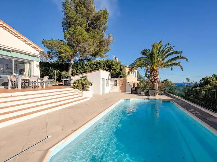 Villa voor 6 personen, met zwembad en balkon in Frejus