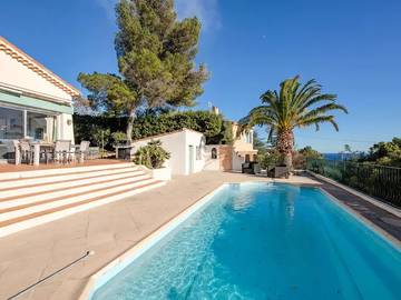 Villa pour 6 personnes, avec piscine et balcon à Fréjus