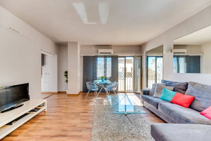 Entire apartment, Apartment 'Chic Designer' in central Puerto Banús with Wi-Fi and air conditioning in Marbella West, Marbella