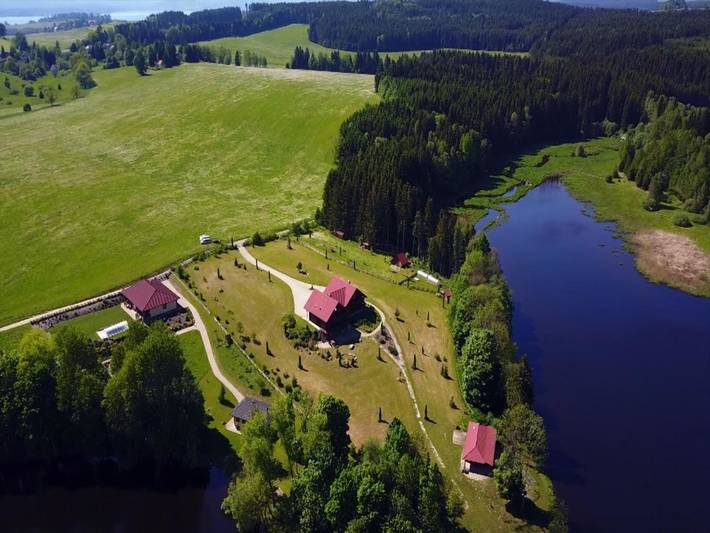 Ferienwohnung für 5 Personen, mit Garten und Ausblick sowie Seeblick, mit Haustier