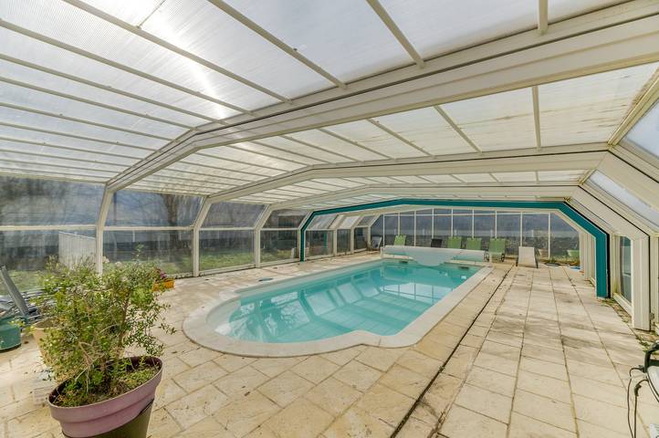 Maison de campagne pour 18 personnes, avec Jardin dans Laissaud