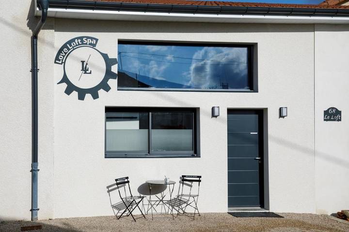 Gîte pour 2 personnes, avec jacuzzi et terrasse à Ambronay - 2