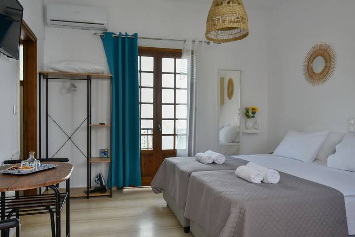 Gîte pour 2 personnes, avec balcon et jardin dans Agia Pelagia - 2