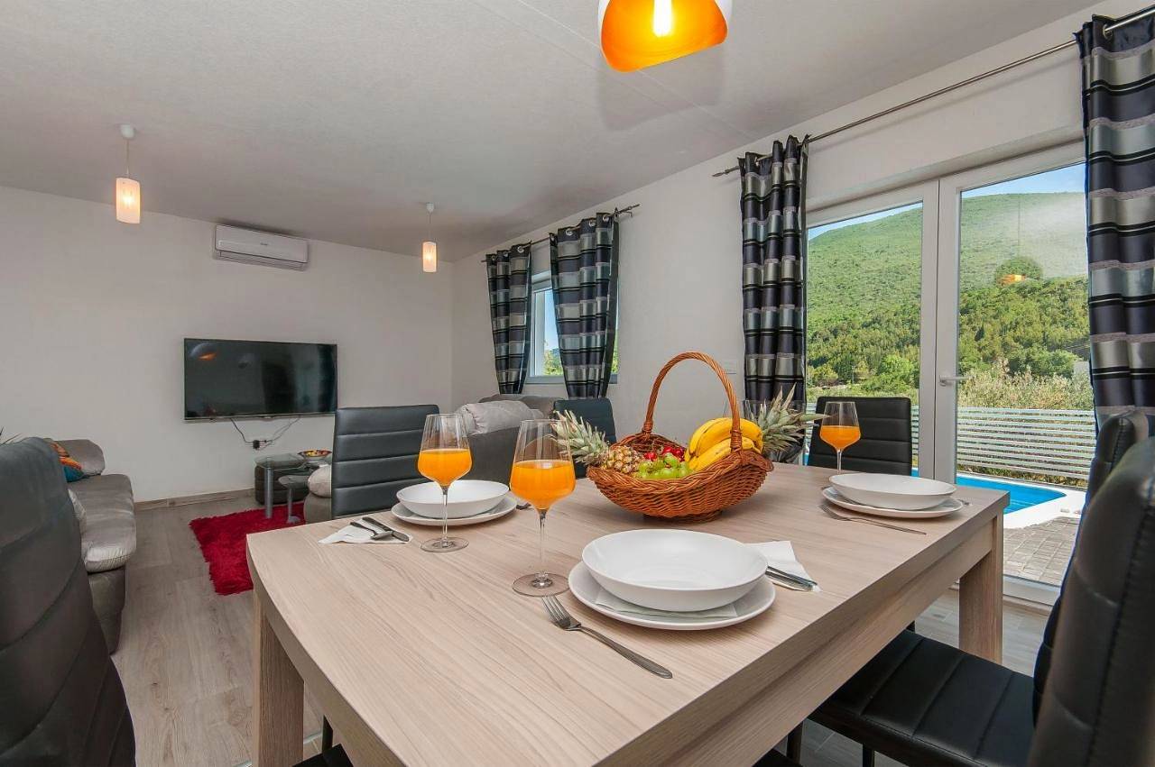 Villa with Private Pool in Slime, Dalmatinisches Zagora