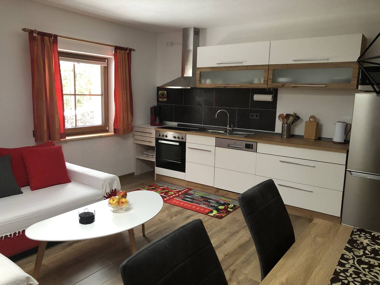 Ganze Wohnung, Ferienwohnung 'Haus Peschl Fewo 2' mit Balkon, Gemeinschaftsgarten und Wlan in Neureichenau, Ostbayern