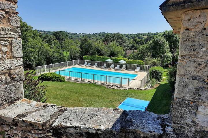 Location de vacances pour 15 personnes, animaux acceptés à Caniac-du-Causse