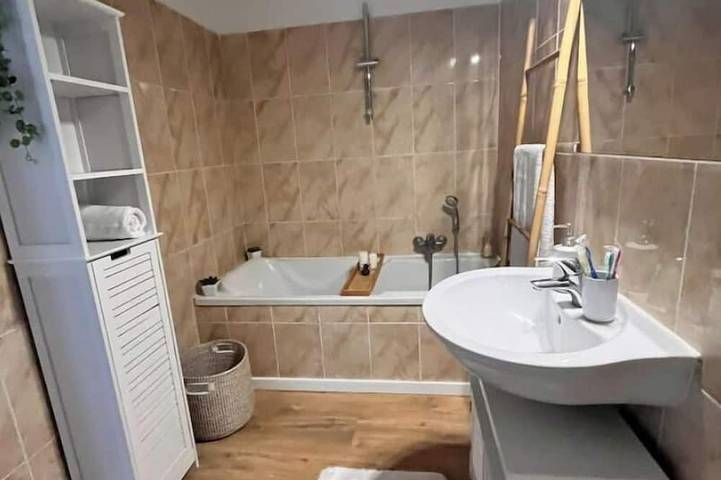 Gîte pour 4 personnes, avec terrasse à Furiani - 4