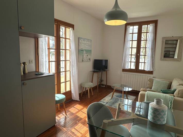 Charming House in Cabourg Center, Near Beach, Terrace, Pet-Friendly in Cabourg, Caen region