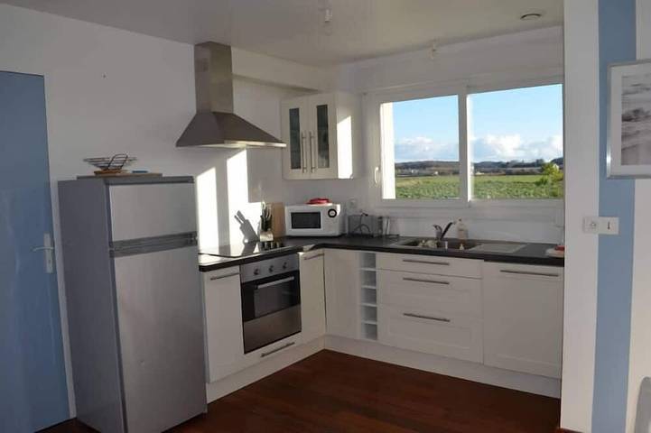 Location de vacances pour 8 personnes, avec terrasse et jardin à Sibiril