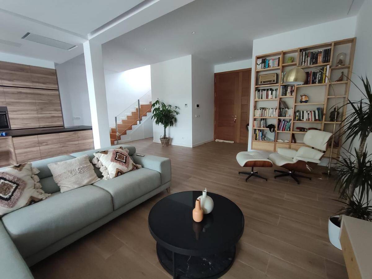Three-Bedroom Townhouse in Cangas, Rías Baixas
