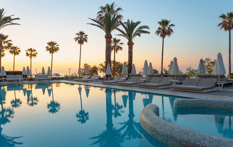 Holiday rental for 2 people, with Balcony and Hot tub as well as Terrace and Garden in Cala Bona