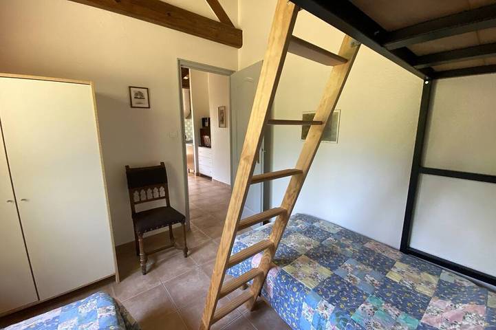 Gîte pour 5 personnes, avec jardin ainsi que terrasse et piscine à Doissat - 4