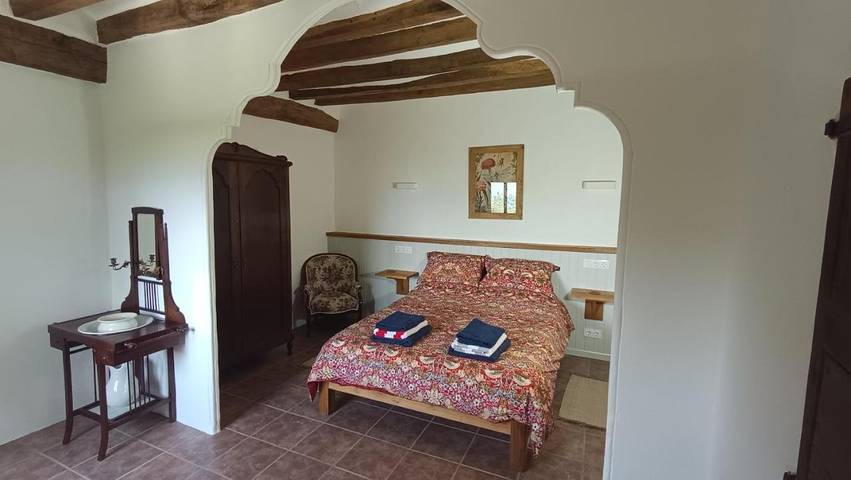 Location de vacances pour 8 personnes, avec vue ainsi que jardin et piscine à Olot - 2
