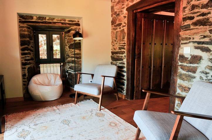 Maison de vacances 'Casa Yañez Duplex' avec vue sur la montagne, jardin commun et Wi-Fi in Chantada, Reserva da Biosfera Ribeira Sacra e Serras do Oribio e Courel