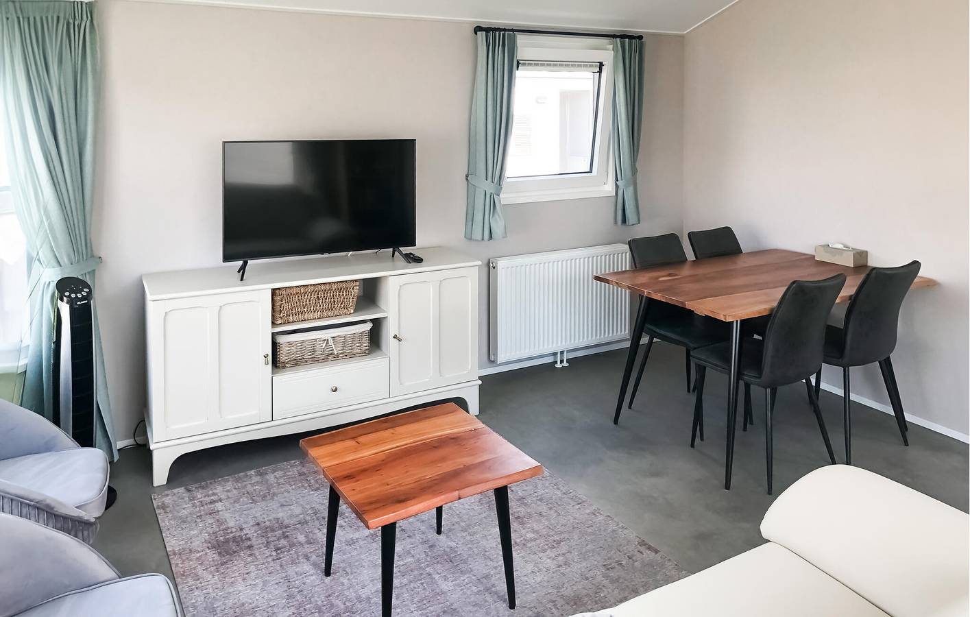 Wohnwagen für 4 Personen mit Terrasse in Julianadorp aan Zee, Julianadorp