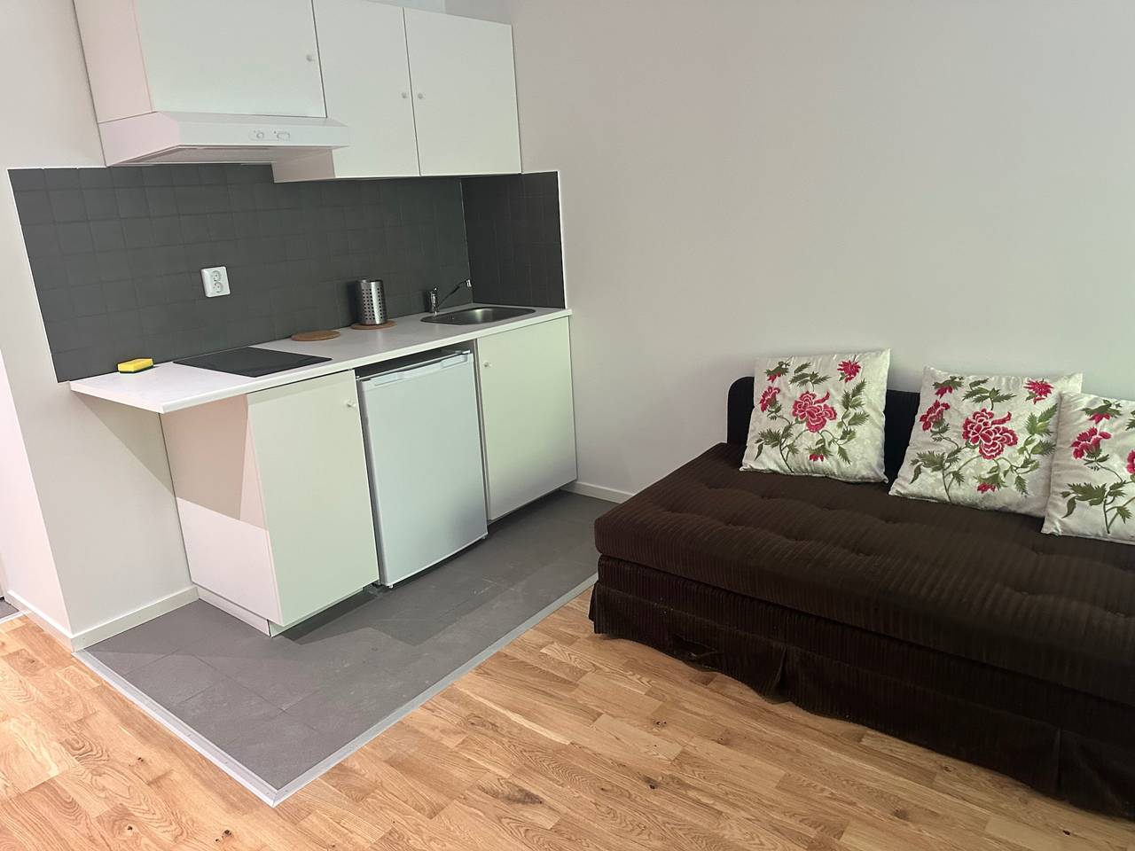 Ganze Ferienwohnung, Big Studio Apartment in Sollentuna, Stockholm in Sollentuna kommun, Schwedische Ostsee