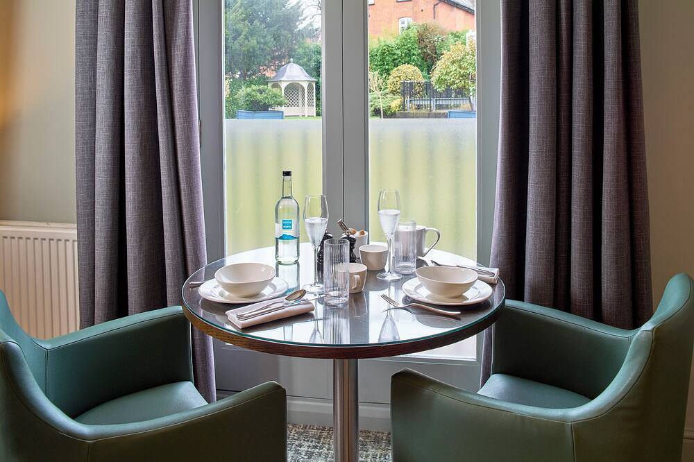 Entire apartment, The Residence at the Mandolay in Guildford, Surrey