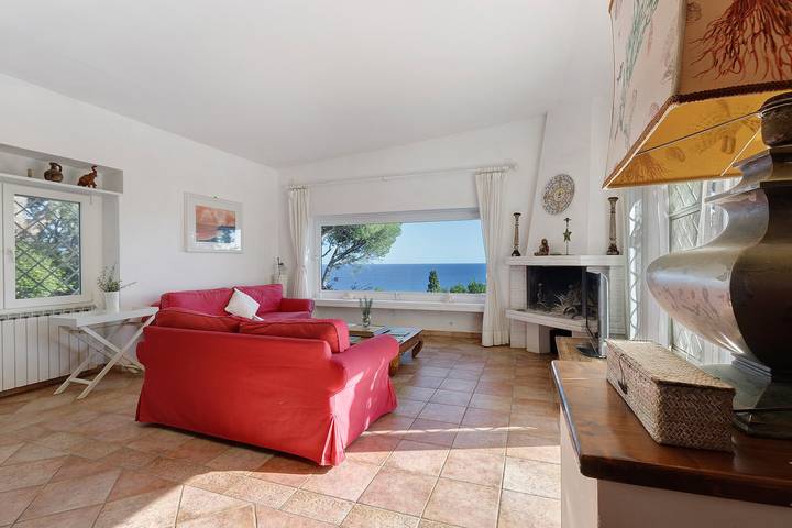 Villa Punta Rossa Escape mit Meerblick, privater Terrasse und Wlan in San Felice Circeo, Pontinische Ebene