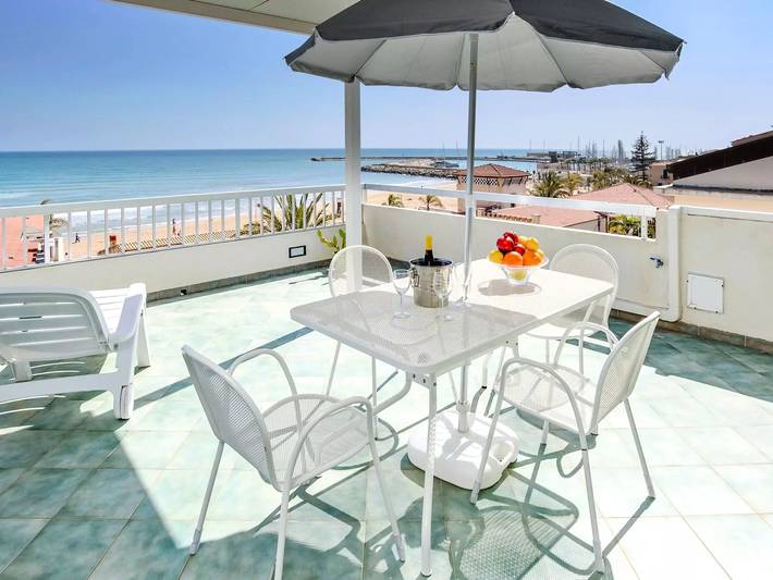 Gîte pour 4 personnes, avec terrasse à Marina di Ragusa