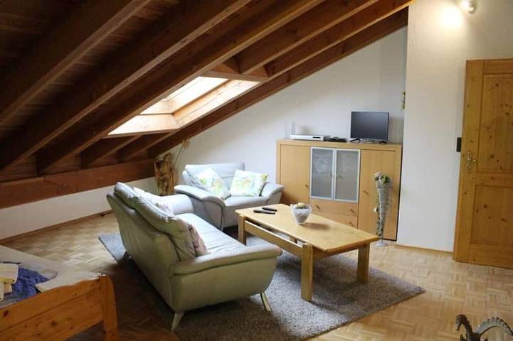 Ganze Wohnung, Gemütliche Ferienwohnung \"Max\" unterm Dach & Terrasse/Balkon in Elmstein, Landkreis Bad Dürkheim