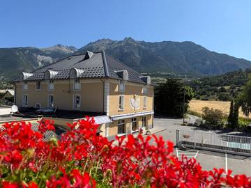 Hôtel pour 2 personnes, avec terrasse et jardin à Eygliers