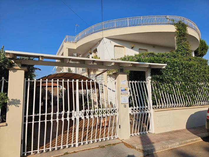 B&b per 2 persone, con panorama e giardino a Porto Cesareo