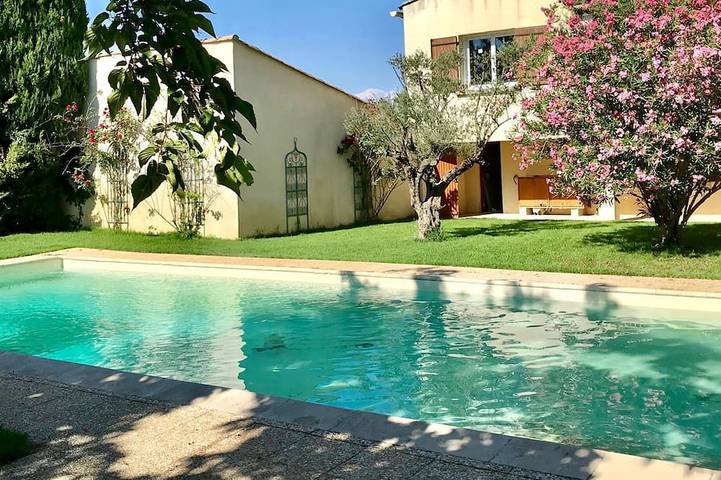 Maison de vacances pour 9 personnes, avec jacuzzi ainsi que terrasse et jardin à Monteux