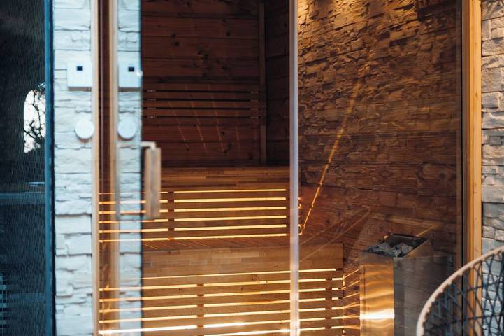 Appartement entier, Bienvenue à \"La Remise en Forme\". Un lieu unique pour vous détendre ! in Entraigues-sur-la-Sorgue, Vaucluse