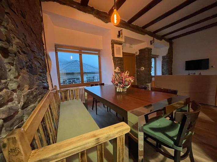 Casa rural para 8 personas, con Balcón además de Terraza y Vistas en Villablino