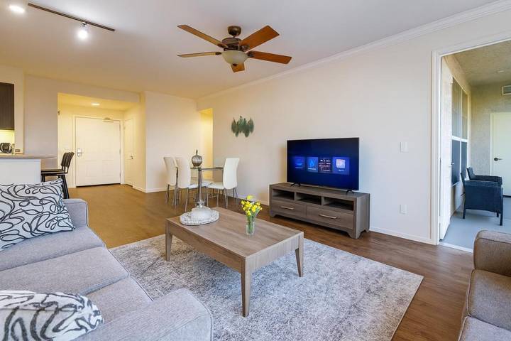 Apartamento de vacaciones para 5 personas, con jacuzzi además de balcón y piscina - 1