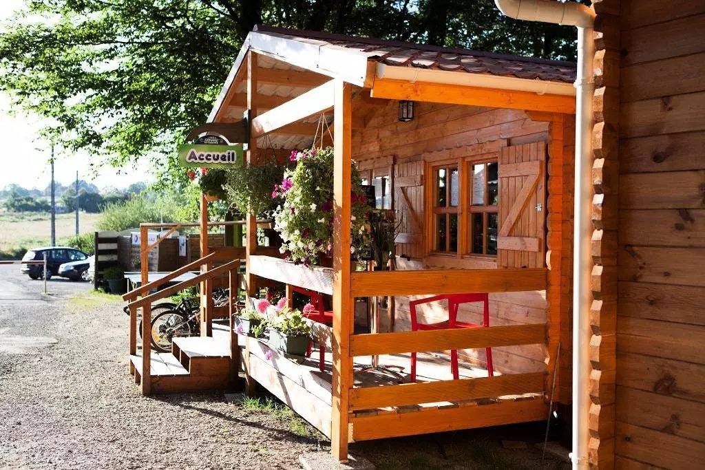 Chalet Les Bleuets 40m² Überdachte Terrasse + Fernseher + Geschirrspüler 5 Personen in Peyrignac, Périgord Noir