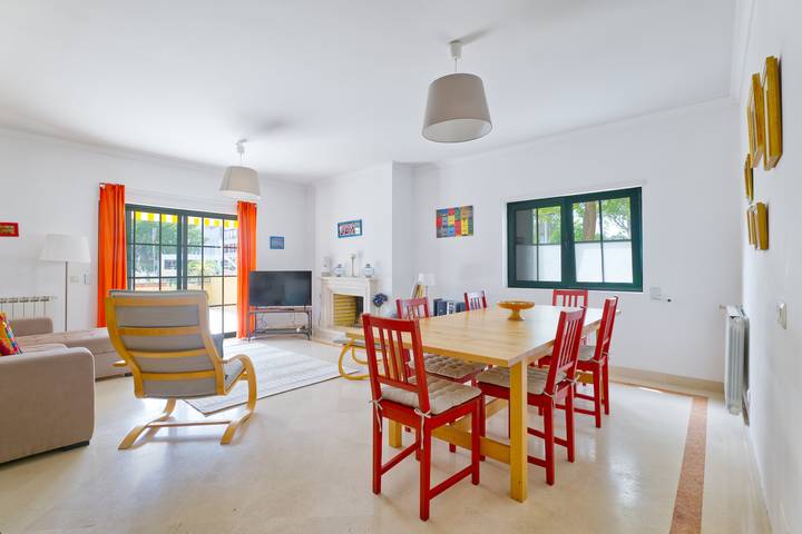 Apartamento de férias para 6 pessoas, com Terraço em Carcavelos