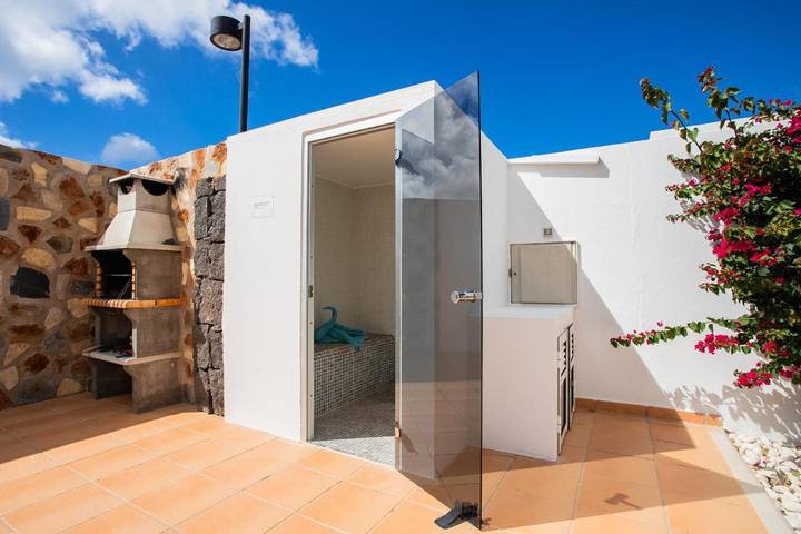 Chalet para 3 personas, con jardín y piscina además de sauna y jacuzzi en Lanzarote - 4