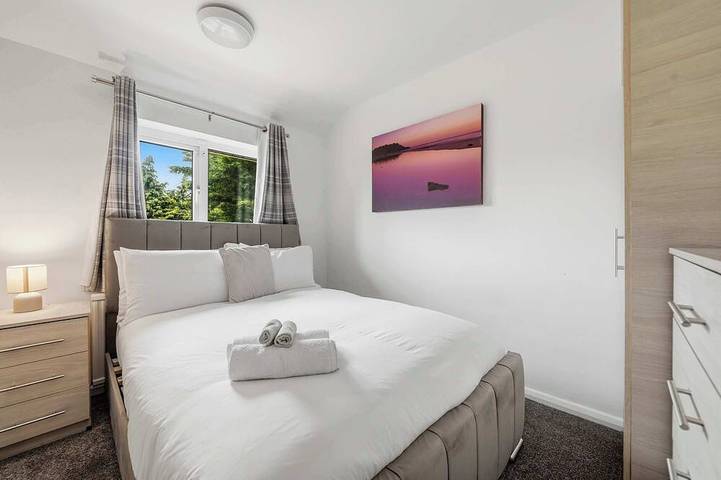 Comfortable 3 bed house near Bedgrove park in Aylesbury, Chiltern Hills
