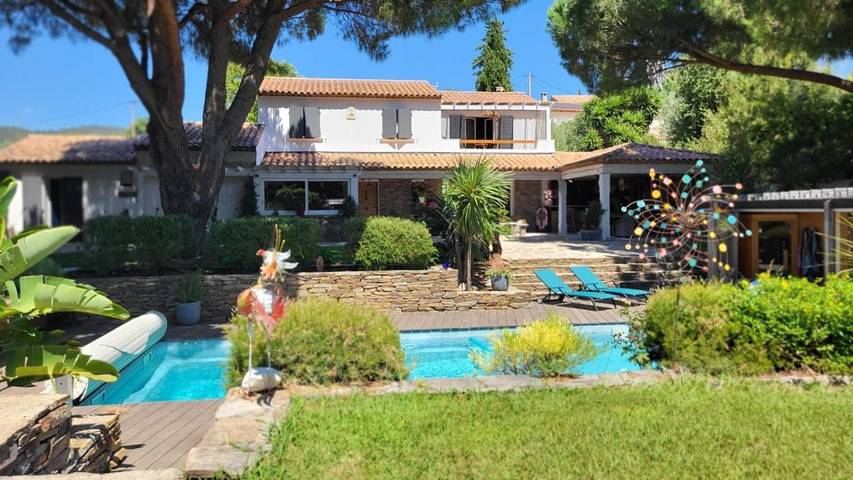 Maison d’hôte pour 2 personnes, avec Terrasse et Piscine ainsi que Sauna et Vue à Bormes-les-Mimosas