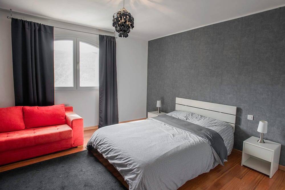 Beautiful villa with pool and magnificent view in Bargemon, Draguignan region