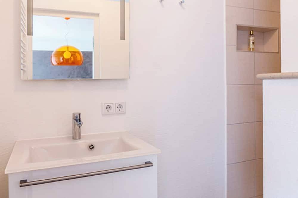 Ganze Wohnung, Moderrnes Apartment (21qm) mit eigenem Badezimmer in Eichstätt, Altmühltal